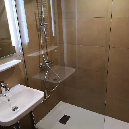 B4 Albmatte Apartamento